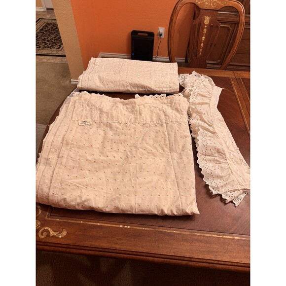 Dan River Window Curtain 40X87 & 3 Valences 19X83 inches White Eyelet - Picture 5 of 8